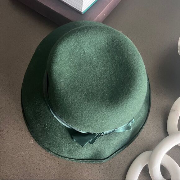 Elegant Green 100% Wool Hat with Satin Ribbon Made in Italy - Picture 3 of 7